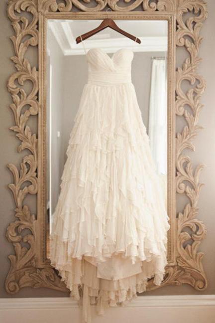 Vintage Beige Strapless Sweetheart Sleeveless Sweep Train Layers Beach Wedding Dress,N481